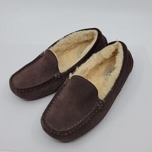 UGG 1974 Sheepskin Shearling  Slippers  Sz 4 EU 34 brown  Like new